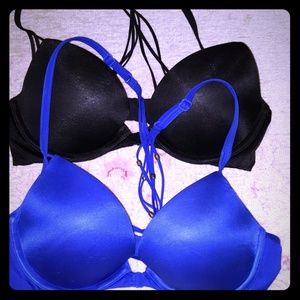 2 Victoria secret bras